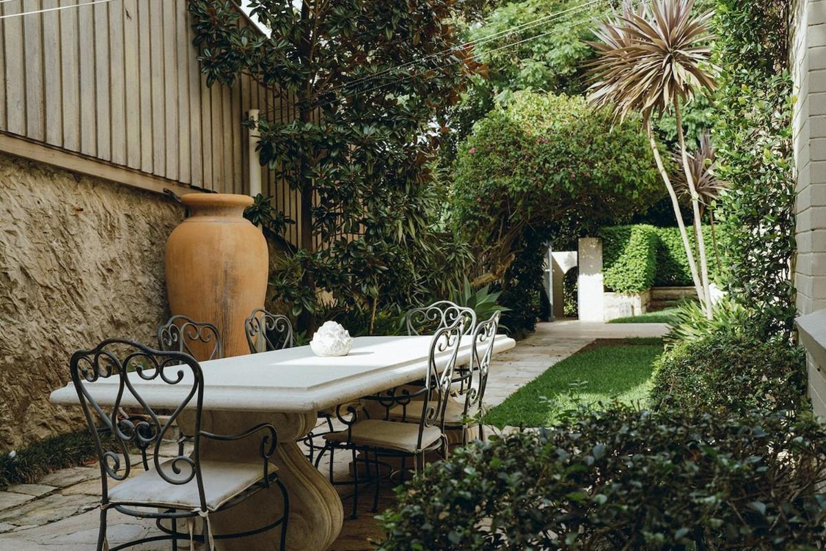 Apartment Leafy Oasis Steps To Ferry & Harbour Sydney